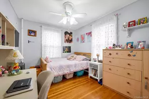 90-34 190th St, Hollis, NY 11423 - Photo 11