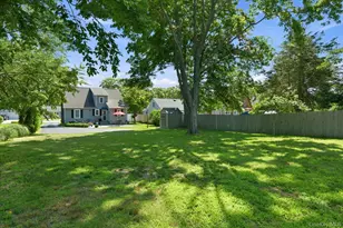 277 Howell Ave, Riverhead, NY 11901 - Photo 21