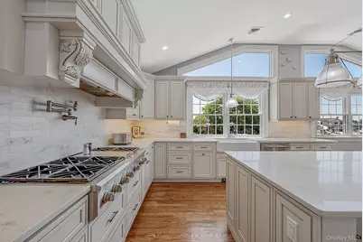 10 Raeburn Court, Babylon, NY 11702 - Photo 23