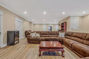 10 Raeburn Ct, Babylon, NY 11702 - Photo 43
