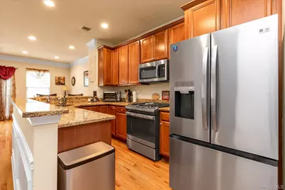 96 Paget Lane, Massapequa, NY 11758 - Photo 7