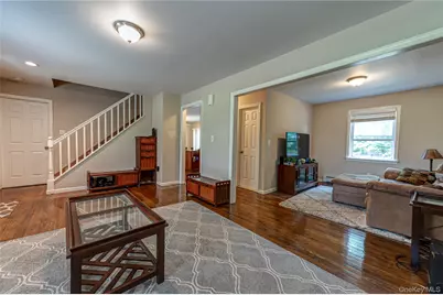 252 Oxhead Road, Centereach, NY 11720 - Photo 7