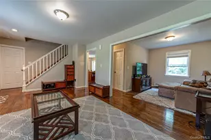 252 Oxhead Rd, Centereach, NY 11720 - Photo 7