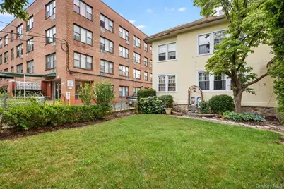 43 Davis Avenue, White Plains, NY 10605 - Photo 23