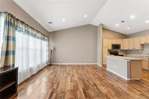 406 Narragansett Villas Dr, Lindenhurst, NY 11757 - Photo 5