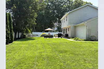 108 Michaels Way, Holbrook, NY 11741 - Photo 25