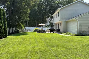 108 Michaels Way, Holbrook, NY 11741 - Photo 25