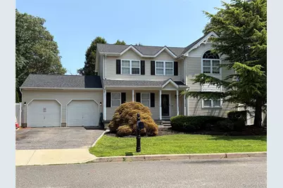 108 Michaels Way, Holbrook, NY 11741 - Photo 1