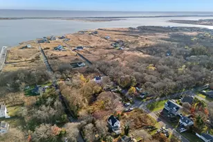 83 Elm Rd E, Mastic Beach, NY 11951 - Photo 27