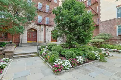 1470 Midland Ave #5L, Bronxville, NY 10708 - Photo 3