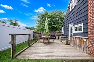 125 Raleigh Ln, West Islip, NY 11795 - Photo 5