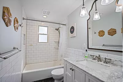 125 Raleigh Lane, West Islip, NY 11795 - Photo 25