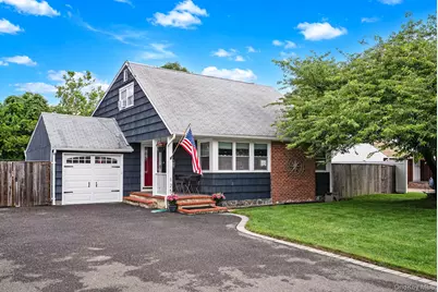 125 Raleigh Lane, West Islip, NY 11795 - Photo 1