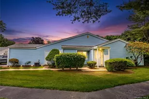 302 Bentley Ct W, Saint James, NY 11780 - Photo 3
