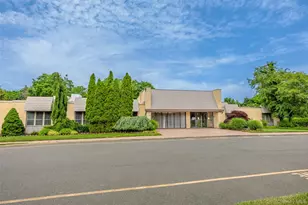 302 Bentley Ct W, Saint James, NY 11780 - Photo 33