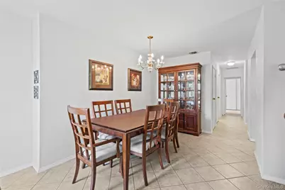 302 Bentley Court W, Saint James, NY 11780 - Photo 13