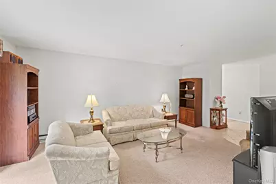 302 Bentley Court W, Saint James, NY 11780 - Photo 29