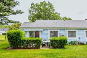 302 Bentley Ct W, Saint James, NY 11780 - Photo 9