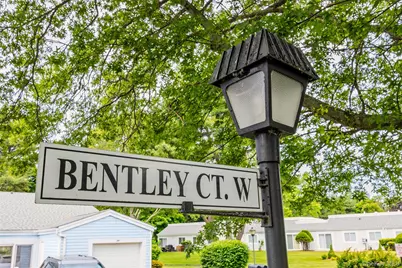 302 Bentley Court W, Saint James, NY 11780 - Photo 11
