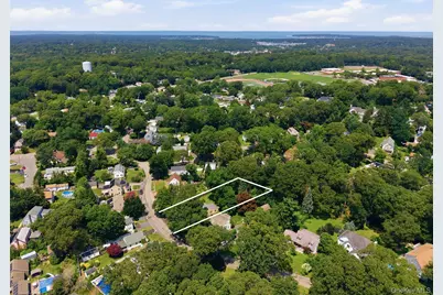 10 Valleywood Drive, Huntington Station, NY 11746 - Photo 9