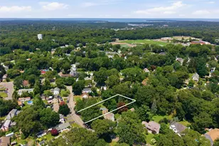 10 Valleywood Dr, Huntington Station, NY 11746 - Photo 9