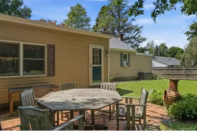 10 Valleywood Drive, Huntington Station, NY 11746 - Photo 33