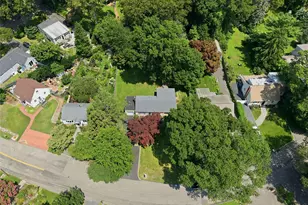 10 Valleywood Dr, Huntington Station, NY 11746 - Photo 7