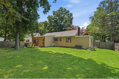 10 Valleywood Drive, Huntington Station, NY 11746 - Photo 31