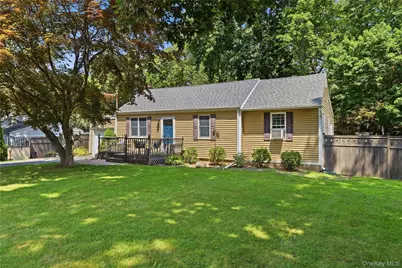 10 Valleywood Drive, Huntington Station, NY 11746 - Photo 5