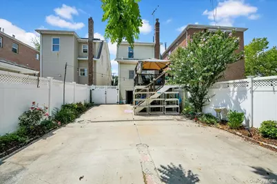 322 Logan Avenue, Bronx, NY 10465 - Photo 27