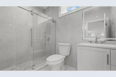 1025 Mirabelle Avenue, Westbury, NY 11590 - Photo 19