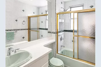 9032 179th Street #2nd fl, Jamaica, NY 11432 - Photo 9