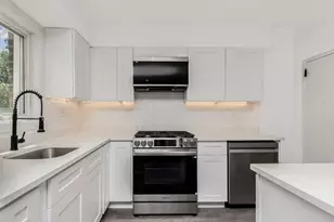 1066 E 219th St, Bronx, NY 10469 - Photo 9