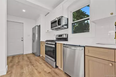 42 Satterie Avenue, Valley Stream, NY 11580 - Photo 11