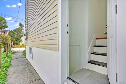 42 Satterie Avenue, Valley Stream, NY 11580 - Photo 39