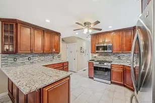 10 Turnpike Blvd, Middle Island, NY 11953 - Photo 11
