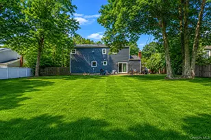10 Turnpike Blvd, Middle Island, NY 11953 - Photo 25