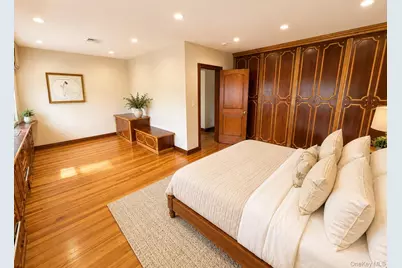526 Beach 132nd Street, Rockaway Park, NY 11694 - Photo 7