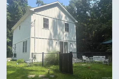 13595 Soundview Avenue, Southold, NY 11971 - Photo 3