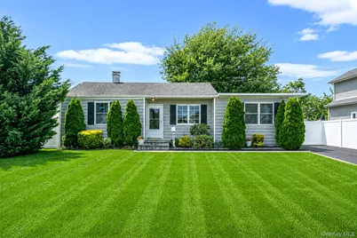 822 Milligan Lane, West Islip, NY 11795 - Photo 1