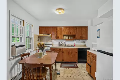 794 Brookridge Drive, Valley Cottage, NY 10989 - Photo 9