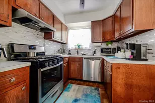 1912 Hunt Ave, Bronx, NY 10462 - Photo 5