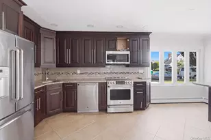 56 Summer Ln, Hicksville, NY 11801 - Photo 5