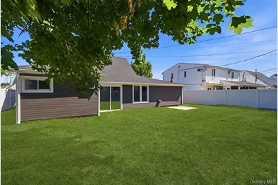 56 Summer Lane, Hicksville, NY 11801 - Photo 25