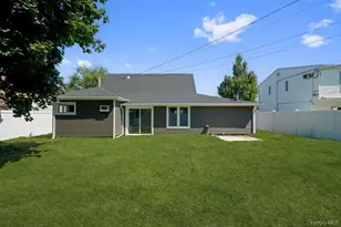 56 Summer Ln, Hicksville, NY 11801 - Photo 23