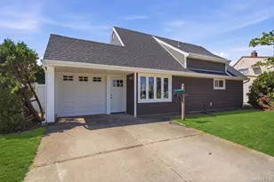 56 Summer Ln, Hicksville, NY 11801 - Photo 3