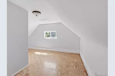 56 Summer Lane, Hicksville, NY 11801 - Photo 21