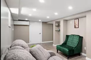 76-04 68th Ave, Middle Village, NY 11379 - Photo 33