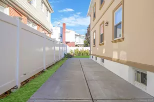 253-07 Memphis Ave, Rosedale, NY 11422 - Photo 5