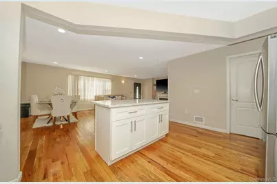 253-07 Memphis Avenue, Rosedale, NY 11422 - Photo 19
